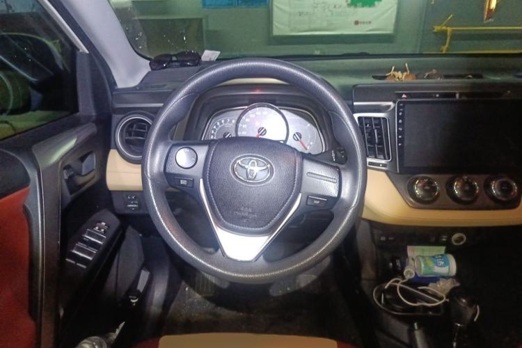 Used Toyota RAV4 2016 2.0L CVT Two-Wheel Drive Urban Edition China V Standard Steering Wheel