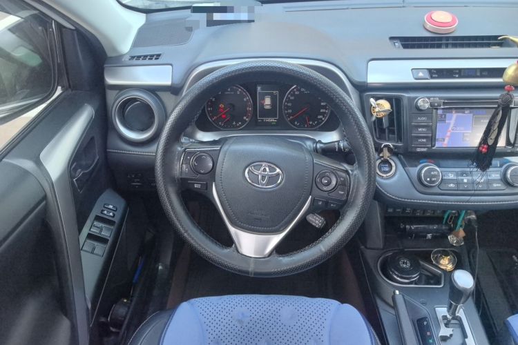 Used Toyota RAV4 2016 2.5L Automatic 4x4 Prestige Edition Steering Wheel