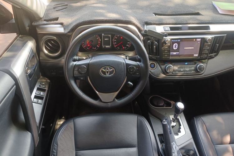 Used Toyota RAV4 2016 2.0L CVT Two-Wheel Drive Smart Edition China V Standard Steering Wheel