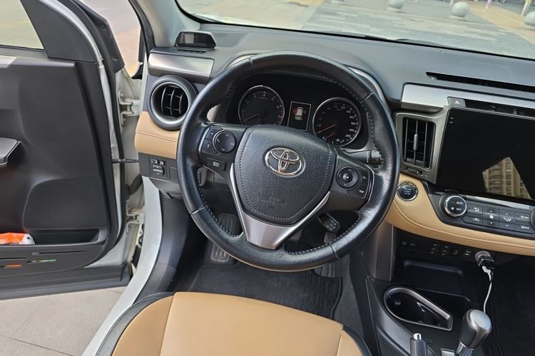 Used Toyota RAV4 2016 2.0L CVT Two-Wheel Drive Smart Edition China V Standard Steering Wheel