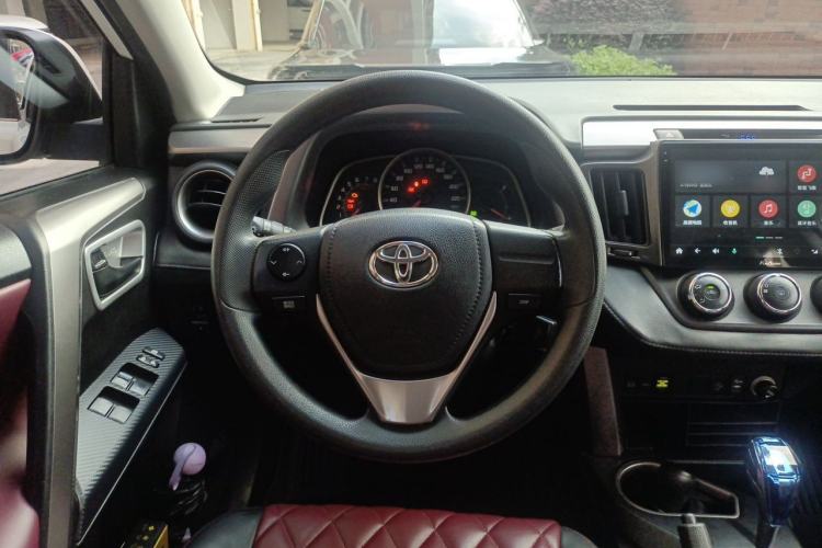Used Toyota RAV4 2016 2.0L CVT Two-Wheel Drive Urban Edition China V Standard Steering Wheel