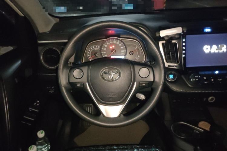 Used Toyota RAV4 2016 2.0L CVT Two-Wheel Drive Comfort Edition China V Standard Steering Wheel