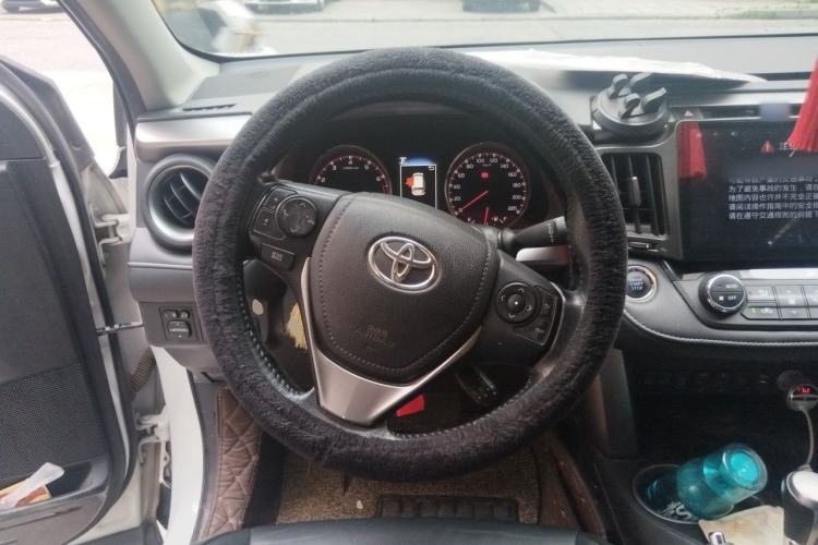 Used Toyota RAV4 2016 2.0L CVT 4x4 New Edition China V Standard Steering Wheel