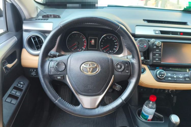 Used Toyota RAV4 2016 2.0L CVT Two-Wheel Drive Smart Edition China V Standard Steering Wheel
