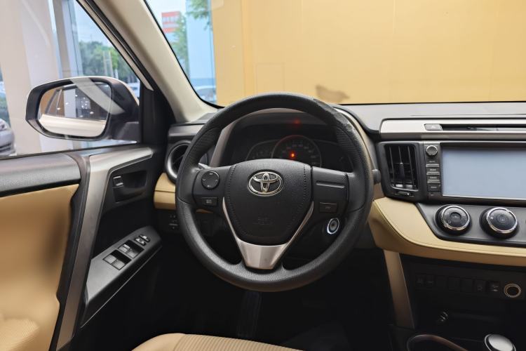 Used Toyota RAV4 2016 2.0L CVT Two-Wheel Drive Urban Edition China V Standard Steering Wheel