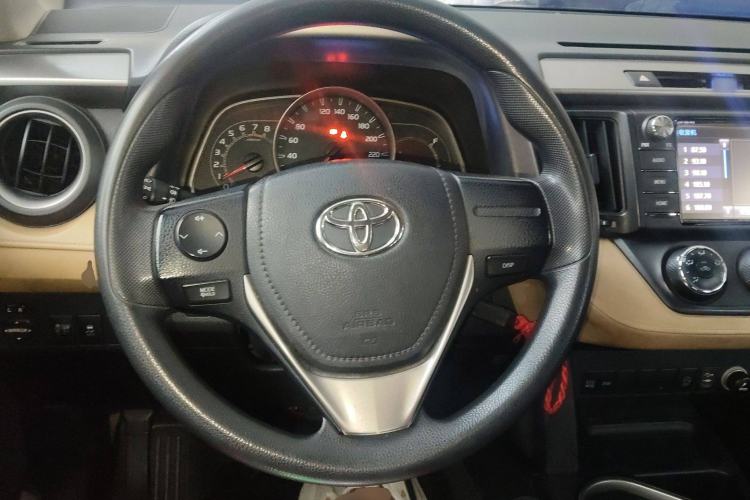 Used Toyota RAV4 2016 2.0L CVT Two-Wheel Drive Urban Edition China V Standard Steering Wheel