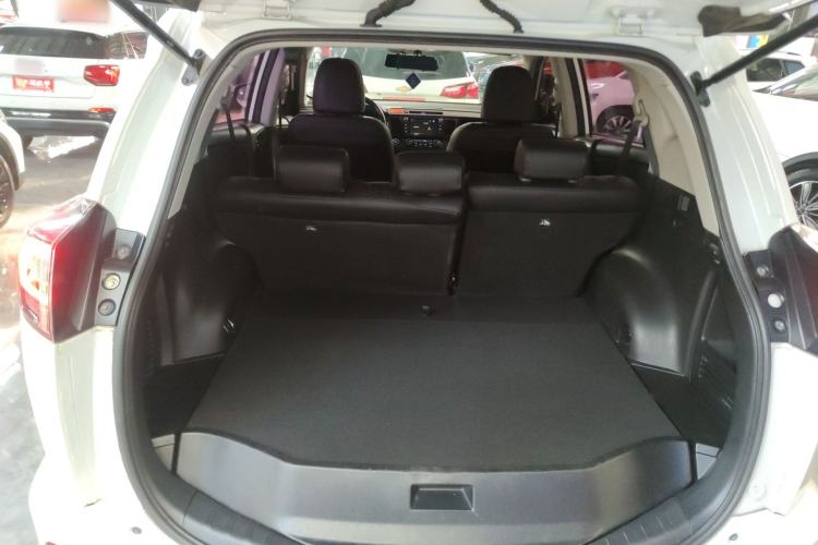 Used Toyota RAV4 2016 2.0L CVT Two-Wheel Drive Fashion Edition China V Standard Trunk
