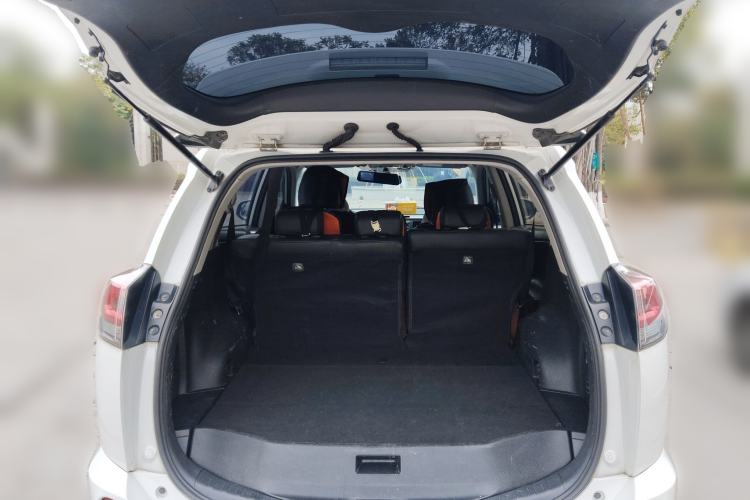Used Toyota RAV4 2016 2.0L CVT Two-Wheel Drive Fashion Edition China V Standard Trunk