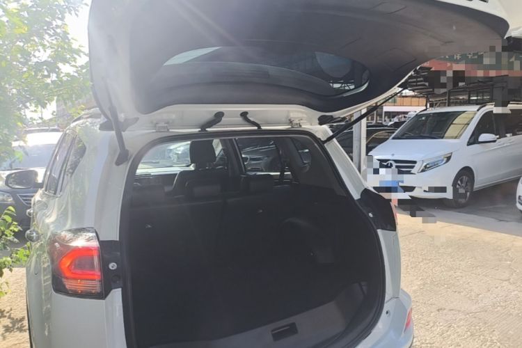 Used Toyota RAV4 2016 2.0L CVT Two-Wheel Drive Smart Edition China V Standard Trunk