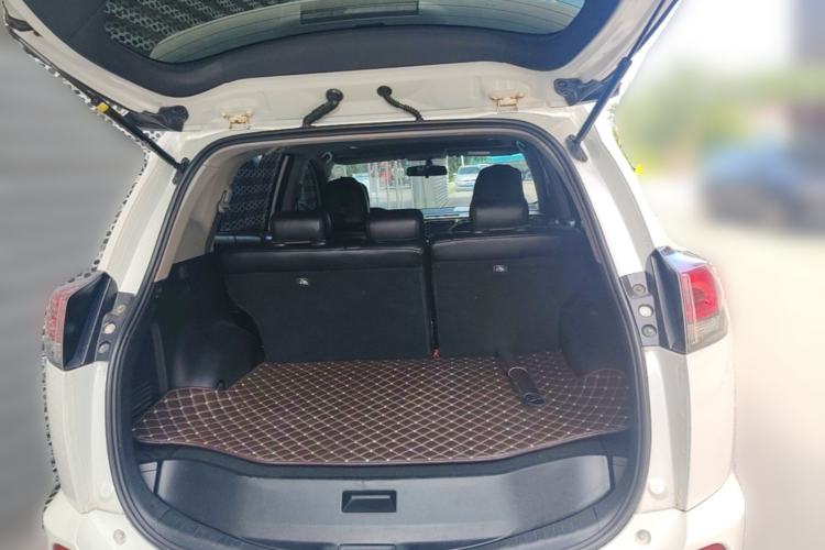 Used Toyota RAV4 2016 2.0L CVT Two-Wheel Drive Fashion Edition China V Standard Trunk