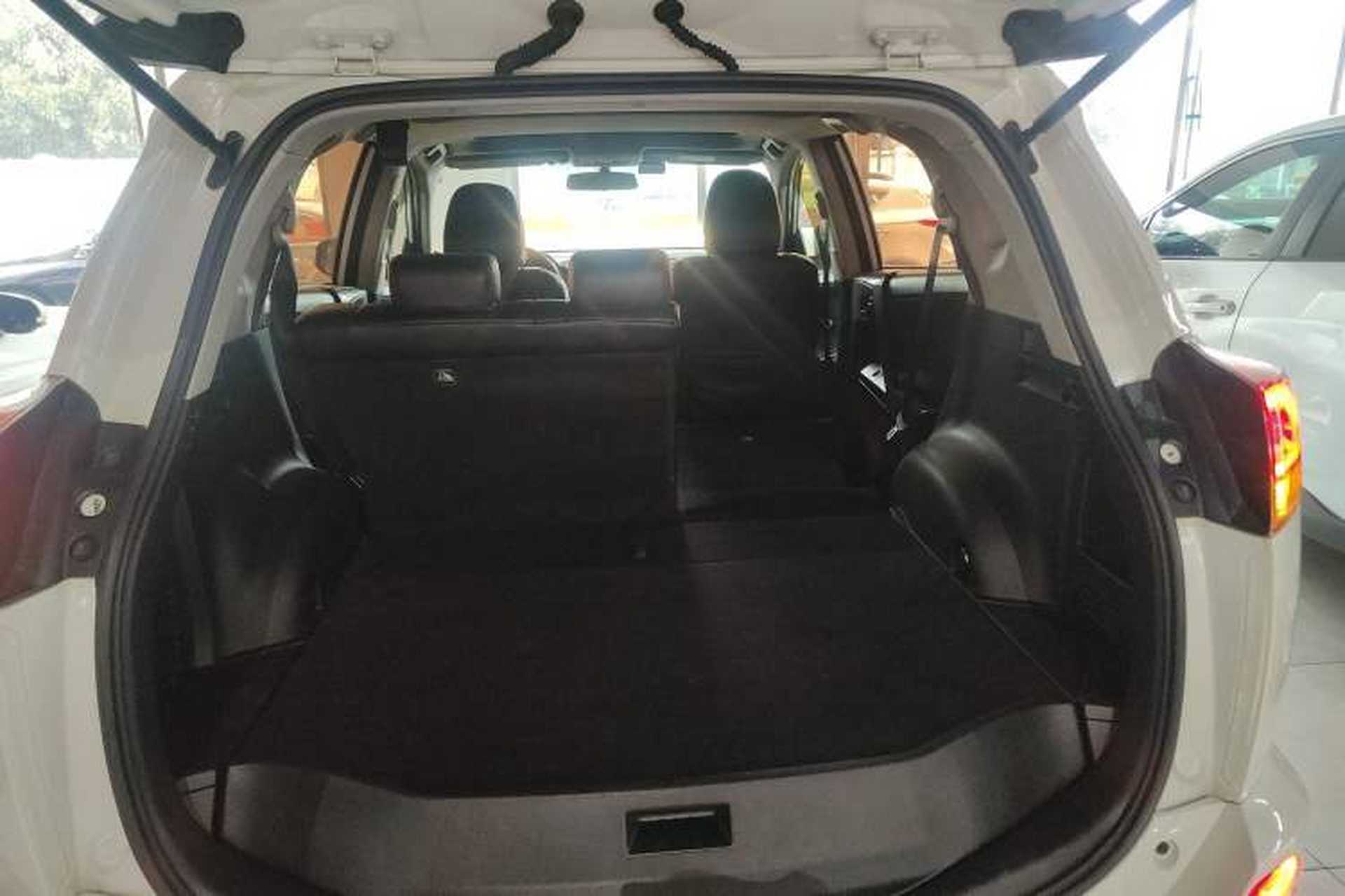 Used Toyota RAV4 2016 2.0L CVT Two-Wheel Drive Comfort Edition China V Standard Trunk