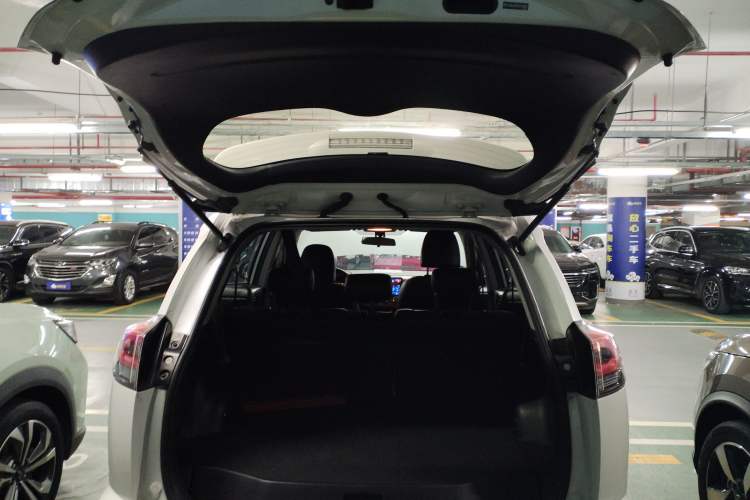 Used Toyota RAV4 2016 2.0L CVT Two-Wheel Drive Urban Edition China V Standard Trunk