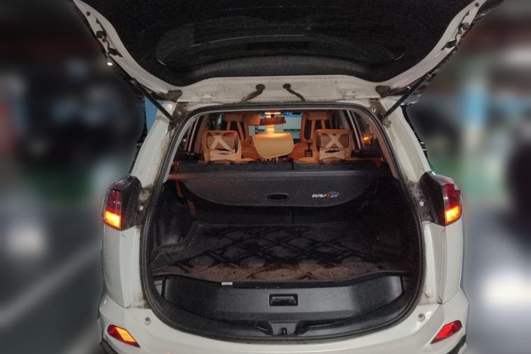 Used Toyota RAV4 2016 2.5L Automatic 4x4 Elite Edition Trunk