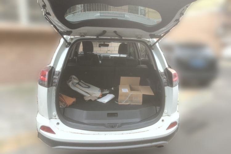 Used Toyota RAV4 2016 2.5L Automatic 4x4 Elite Edition Trunk