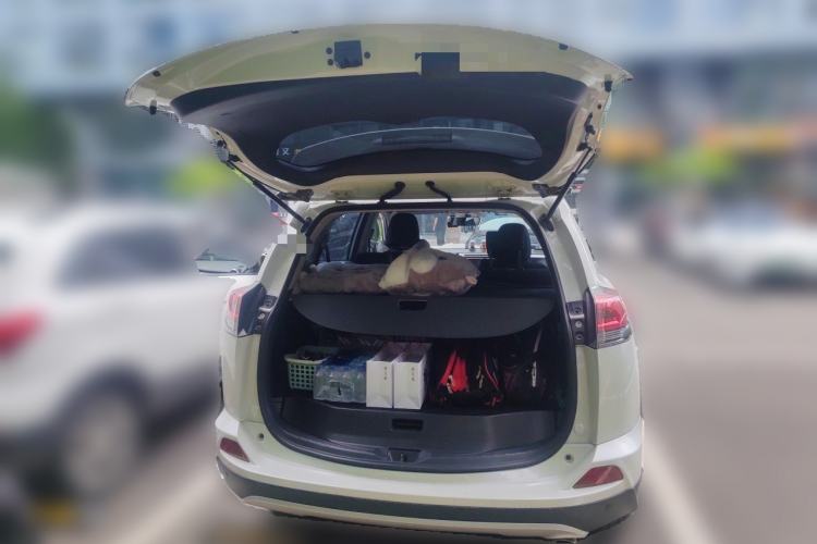 Used Toyota RAV4 2016 2.5L Automatic 4x4 Elite Edition Trunk