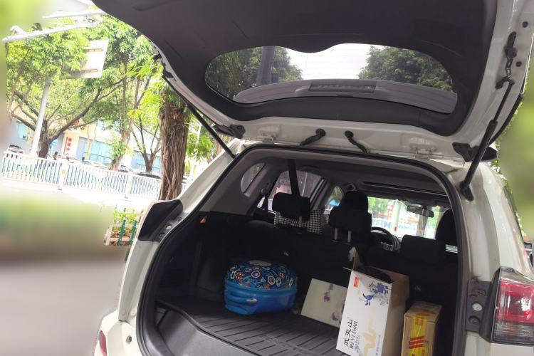 Used Toyota RAV4 2016 2.0L CVT Two-Wheel Drive Fashion Edition China V Standard Trunk