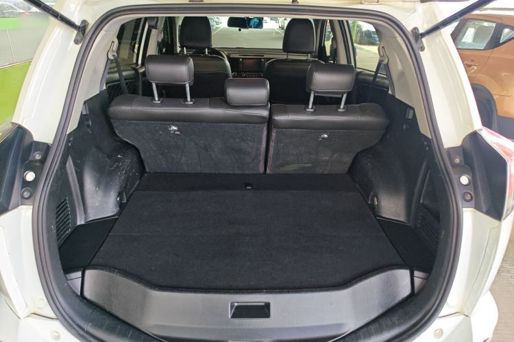 Used Toyota RAV4 2016 2.0L CVT Two-Wheel Drive Fashion Edition China V Standard Trunk