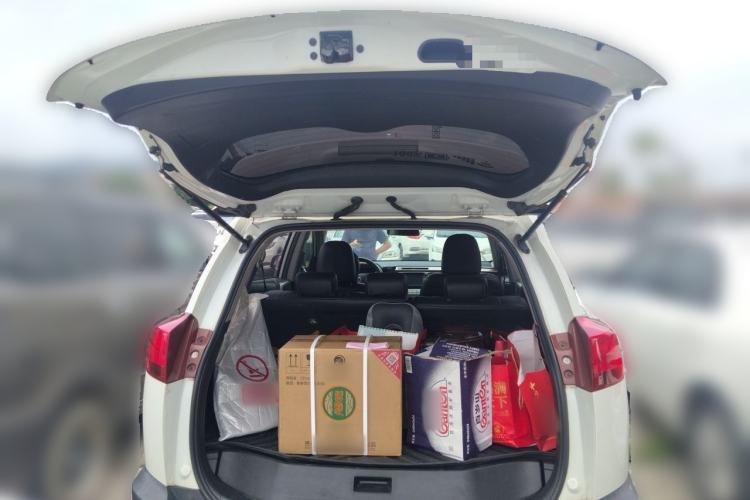 Used Toyota RAV4 2016 2.0L CVT Two-Wheel Drive Fashion Edition China V Standard Trunk