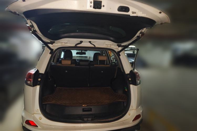 Used Toyota RAV4 2016 2.0L CVT 4x4 New Edition China V Standard Trunk