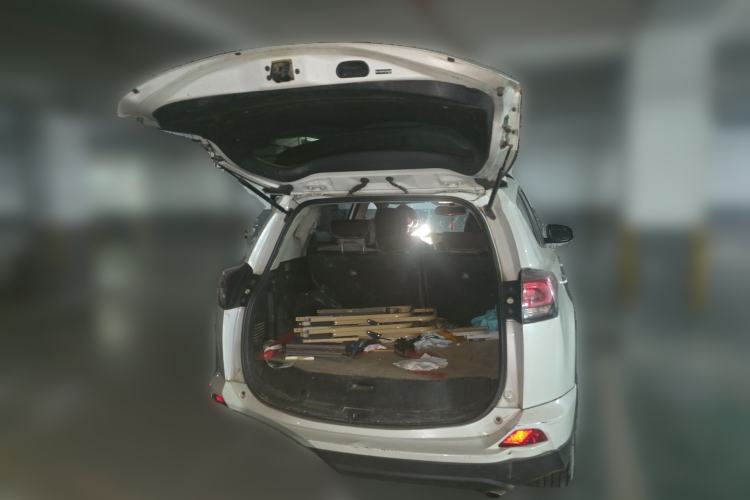 Used Toyota RAV4 2016 2.0L CVT Two-Wheel Drive Fashion Edition China V Standard Trunk
