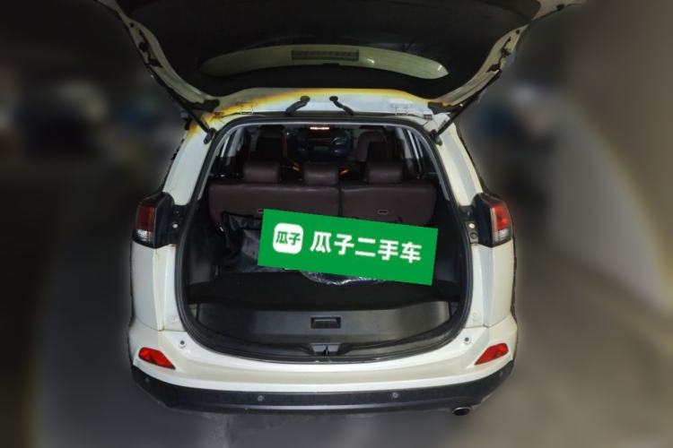 Used Toyota RAV4 2016 2.0L CVT Two-Wheel Drive Fashion Edition China V Standard Trunk