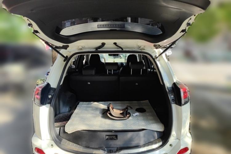 Used Toyota RAV4 2016 2.0L CVT 4x4 New Edition China V Standard Trunk