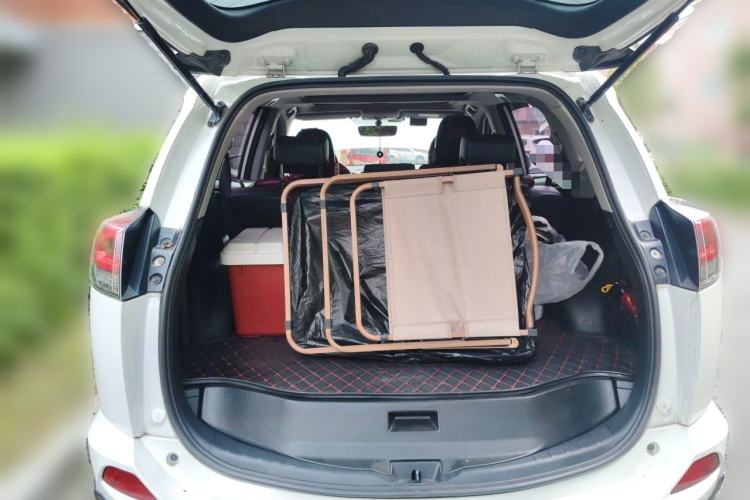 Used Toyota RAV4 2016 2.5L Automatic 4x4 Elite Edition Trunk