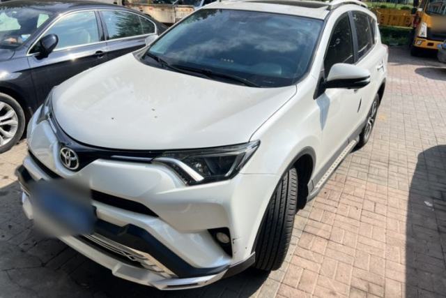 Toyota RAV4 2016 2.0L CVT Two-Wheel Drive Fashion Edition China V Standard с пробегом