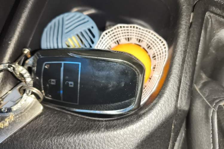 Used Toyota RAV4 2016 2.0L CVT 4x4 New Edition China V Standard Vehicle Key