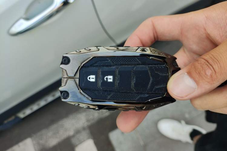 Used Toyota RAV4 2016 2.0L CVT 4x4 New Edition China V Standard Vehicle Key