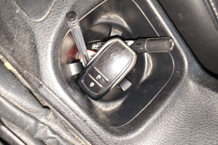 Used Toyota RAV4 2016 2.5L Automatic 4x4 Elite Edition Vehicle Key