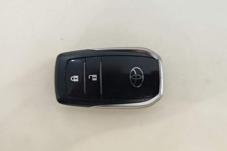 Used Toyota RAV4 2016 2.0L CVT Two-Wheel Drive Smart Edition China V Standard Vehicle Key