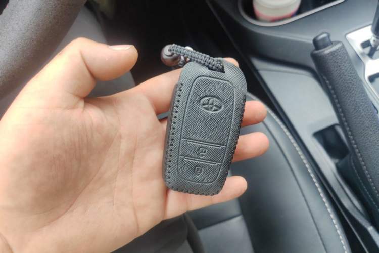 Used Toyota RAV4 2016 2.5L Automatic 4x4 Elite Edition Vehicle Key