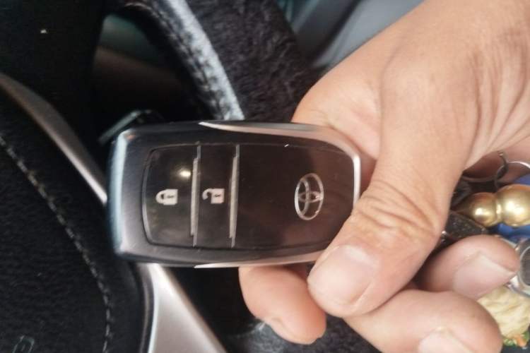 Used Toyota RAV4 2016 2.0L CVT 4x4 New Edition China V Standard Vehicle Key
