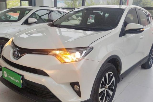 Ojetý Toyota RAV4 2016 2.0L CVT Two-Wheel Drive Urban Edition China V Standard