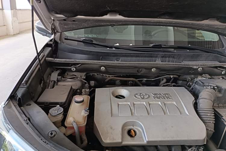 Used Toyota RAV4 2016 2.0L CVT Two-Wheel Drive Fashion Edition China V Standard Engine Bay Right