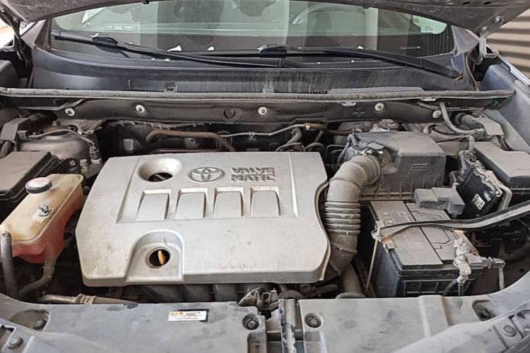 Used Toyota RAV4 2016 2.0L CVT Two-Wheel Drive Fashion Edition China V Standard Engine Bay