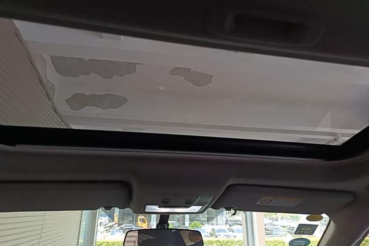 Used Toyota RAV4 2016 2.0L CVT Two-Wheel Drive Fashion Edition China V Standard Headliner