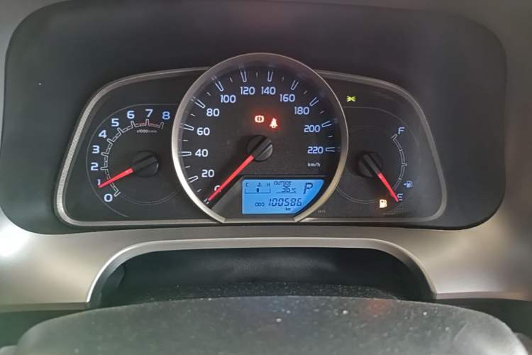 Used Toyota RAV4 2016 2.0L CVT Two-Wheel Drive Fashion Edition China V Standard Instrument Cluster