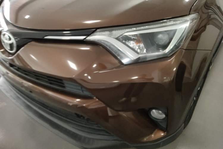 Used Toyota RAV4 2016 2.0L CVT Two-Wheel Drive Fashion Edition China V Standard Left Front Headlight