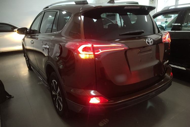 Used Toyota RAV4 2016 2.0L CVT Two-Wheel Drive Fashion Edition China V Standard Rear Left 45 Deg