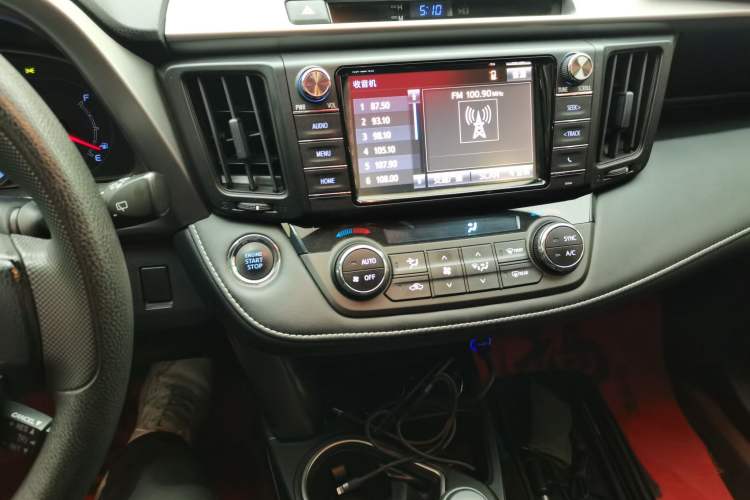 Used Toyota RAV4 2018 2.0L CVT Two-Wheel Drive Fashion X Edition Audio And AC Panel