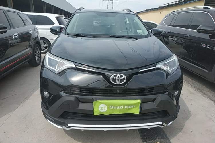 Used Toyota RAV4 2018 2.0L CVT Two-Wheel Drive Fashion X Edition Front