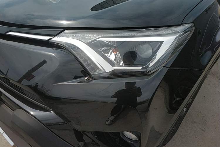 Used Toyota RAV4 2018 2.0L CVT Two-Wheel Drive Fashion X Edition Left Front Headlight