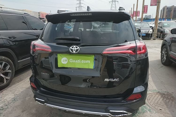 Used Toyota RAV4 2018 2.0L CVT Two-Wheel Drive Fashion X Edition Rear