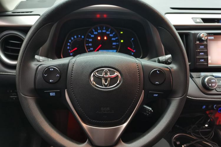 Used Toyota RAV4 2018 2.0L CVT Two-Wheel Drive Fashion X Edition Steering Wheel