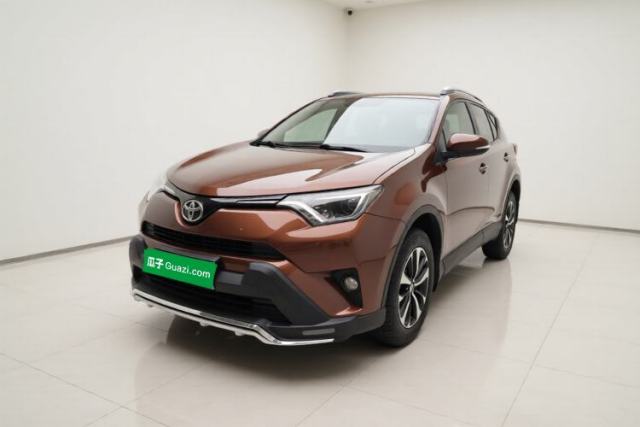 Ojetý Toyota RAV4 2018 2.0L CVT Two-Wheel Drive Fashion X Edition