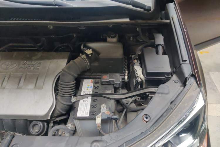 Used Toyota RAV4 2018 2.0L CVT Two-Wheel Drive Fashion X Edition Engine Bay Left