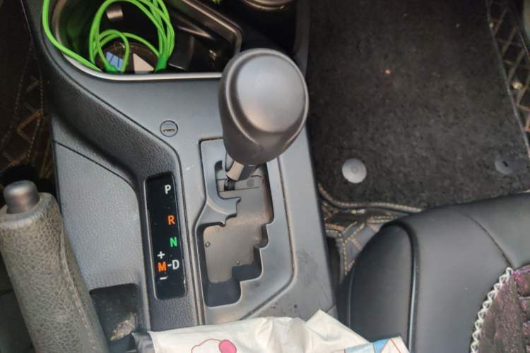 Used Toyota RAV4 2018 2.0L CVT Two-Wheel Drive Fashion X Edition Gear Lever