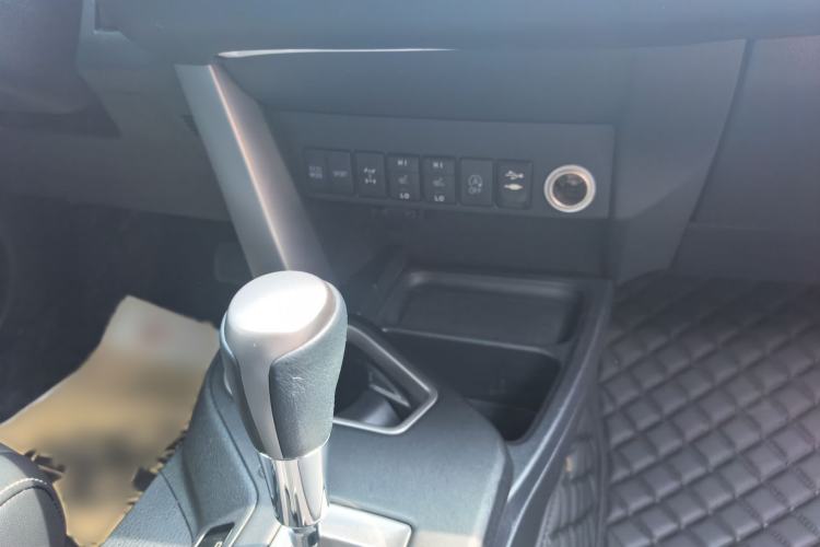 Used Toyota RAV4 2018 2.5L Automatic 4x4 Elite i Edition Interior 8
